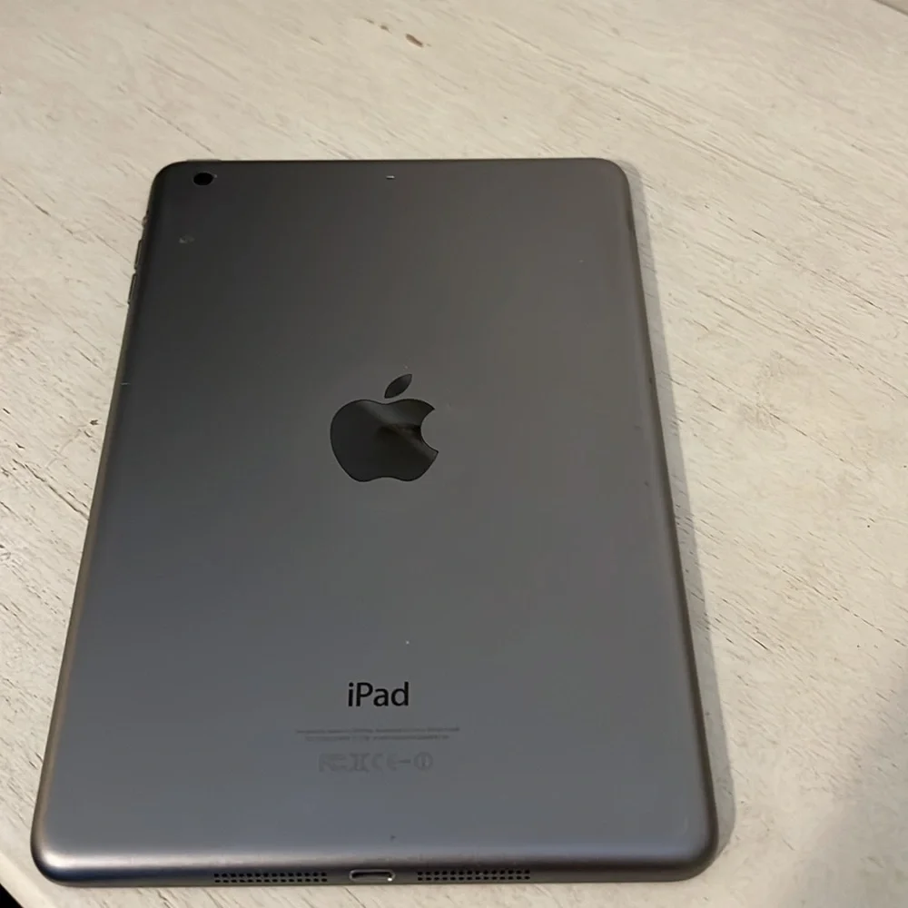 iPad Apple mini 2 A1489 gray